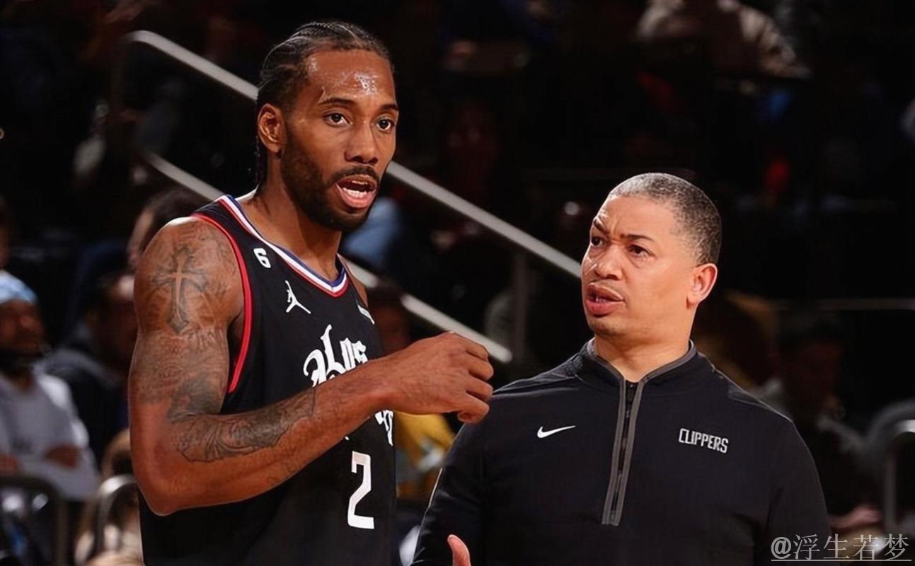 美媒曝光赛后一幕,保罗通道等待道歉, 泰伦卢表情冷漠直接无视保罗 美媒曝光赛后一幕,保罗通道等待道歉, 泰伦卢表情冷漠直接无视保罗